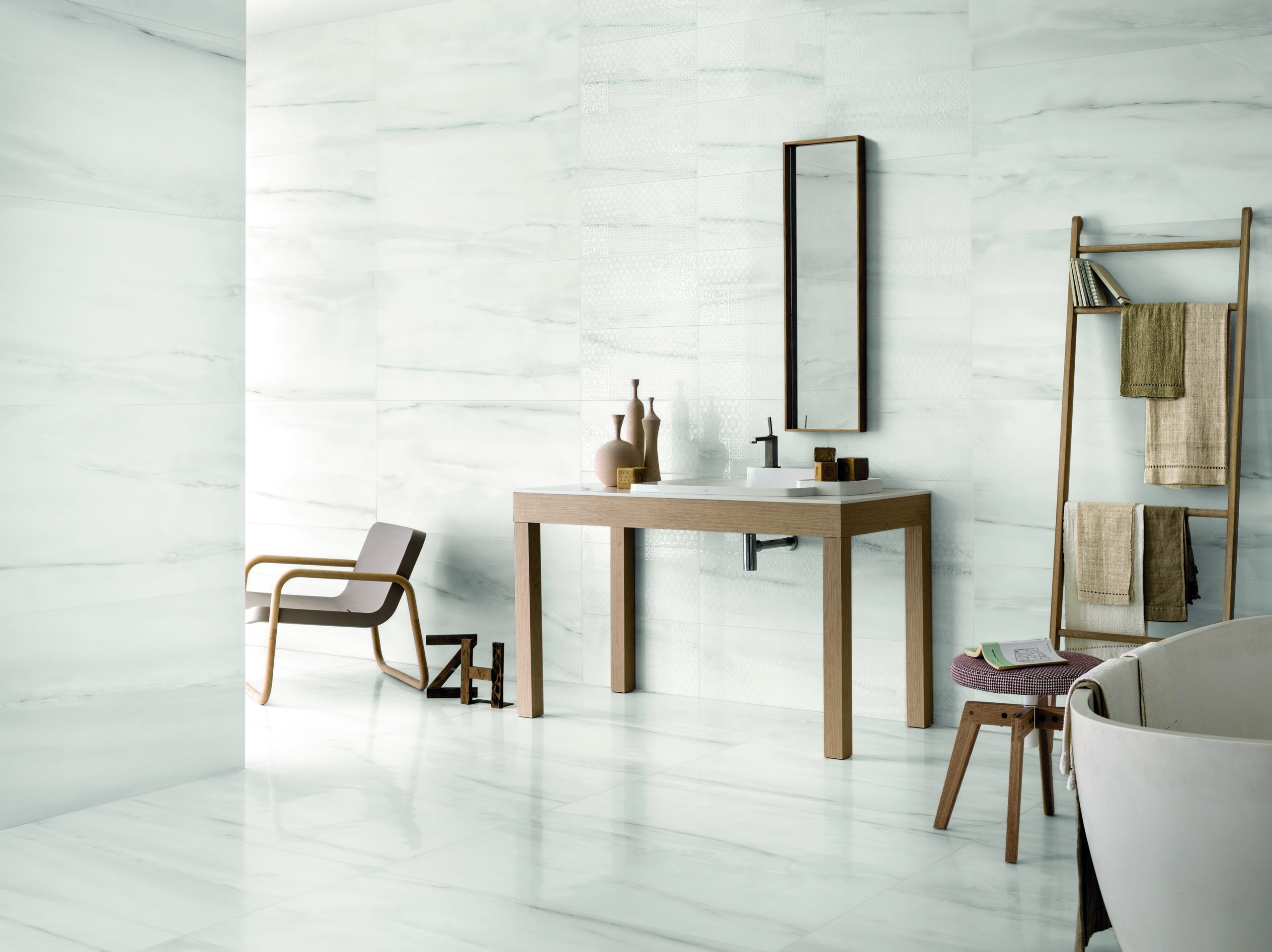 bianco_d_italia_statuario_-_old_lapp_60x120_-_decoro_reflex_amb_bagno_1